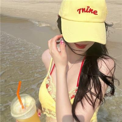 轻轻拂过